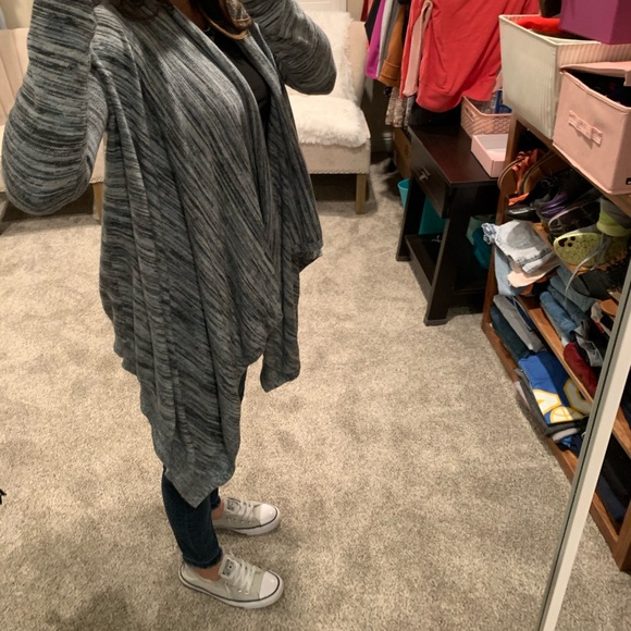 MODA Int. Sweater/Wrap - Picture 8 of 8